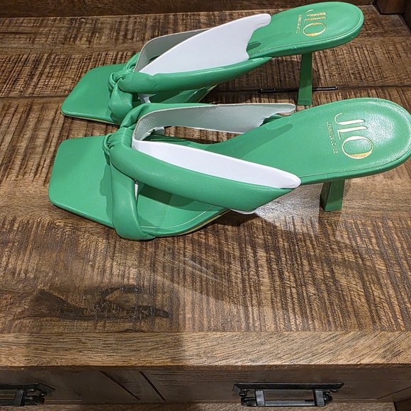 Jennifer Lopez Vivin Green Knot Sandals - Picture 3 of 7